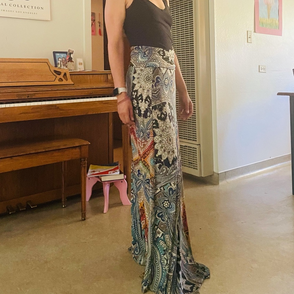 Super cute long skirt